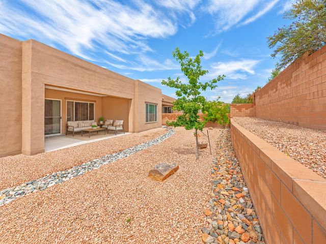 4689 Lluvia Encantada, Santa Fe, NM 87507