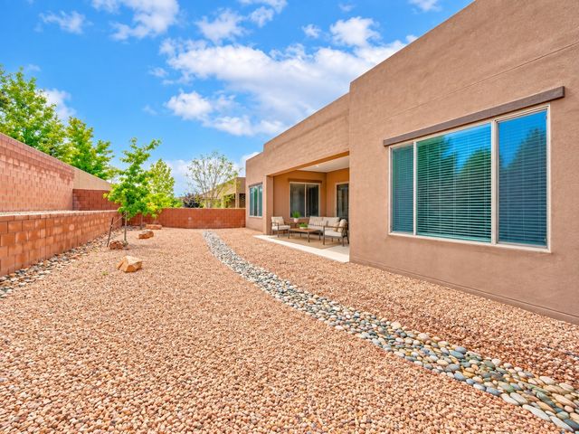 4689 Lluvia Encantada, Santa Fe, NM 87507