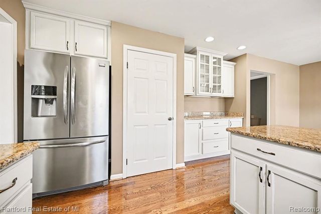 25800 Rutledge Crossing, Farmington Hills, MI 48335