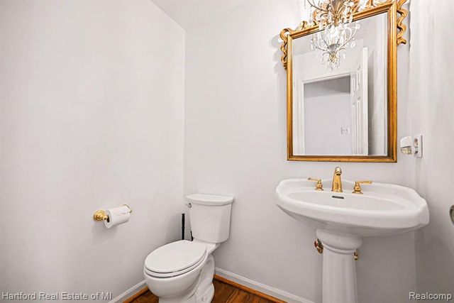 25800 Rutledge Crossing, Farmington Hills, MI 48335