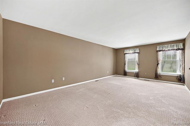 25800 Rutledge Crossing, Farmington Hills, MI 48335