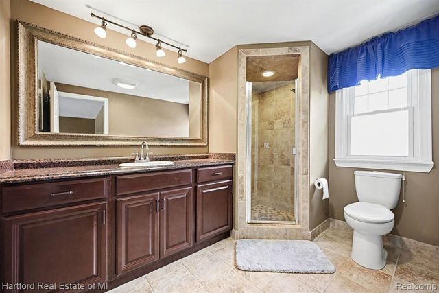 25800 Rutledge Crossing, Farmington Hills, MI 48335