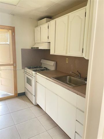 1913 Harding St, Hollywood, FL 33020