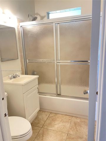 1913 Harding St, Hollywood, FL 33020