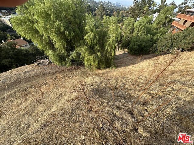 0 ., Woodland Hills, CA 91364