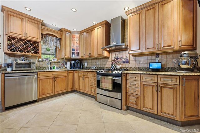 63-45 77th Place, Middle Village, NY 11379