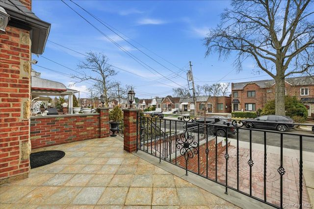 63-45 77th Place, Middle Village, NY 11379