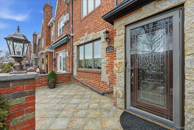 63-45 77th Place, Middle Village, NY 11379