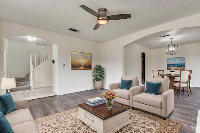 144 Hunter Drive, Cedar Hill, TX 75104