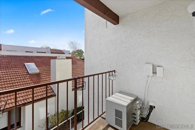 6350 Genesee Ave 220, San Diego, CA 92122