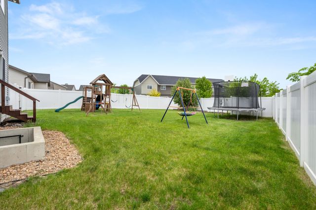 3590 49th Street S, Fargo, ND 58104