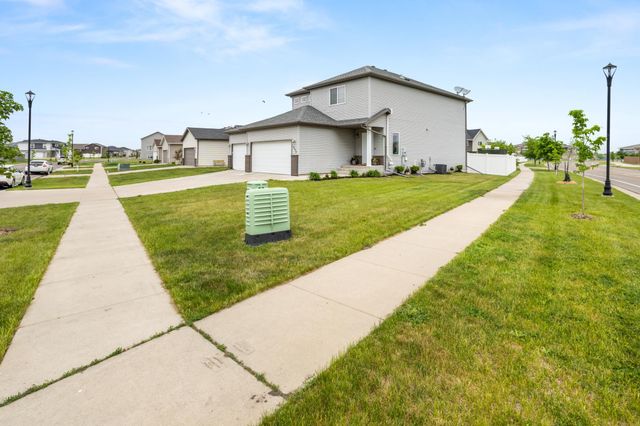 3590 49th Street S, Fargo, ND 58104