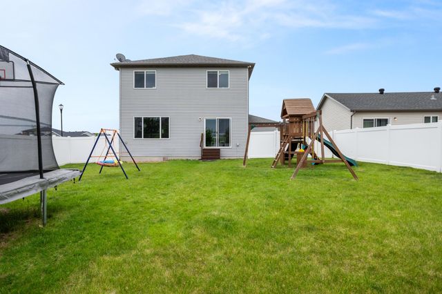 3590 49th Street S, Fargo, ND 58104