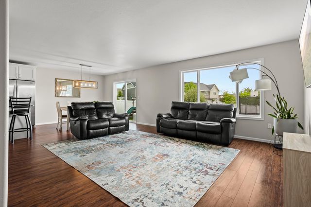 3590 49th Street S, Fargo, ND 58104