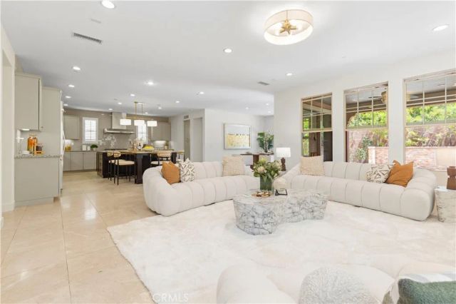 68 Gainsboro, Irvine, CA 92620