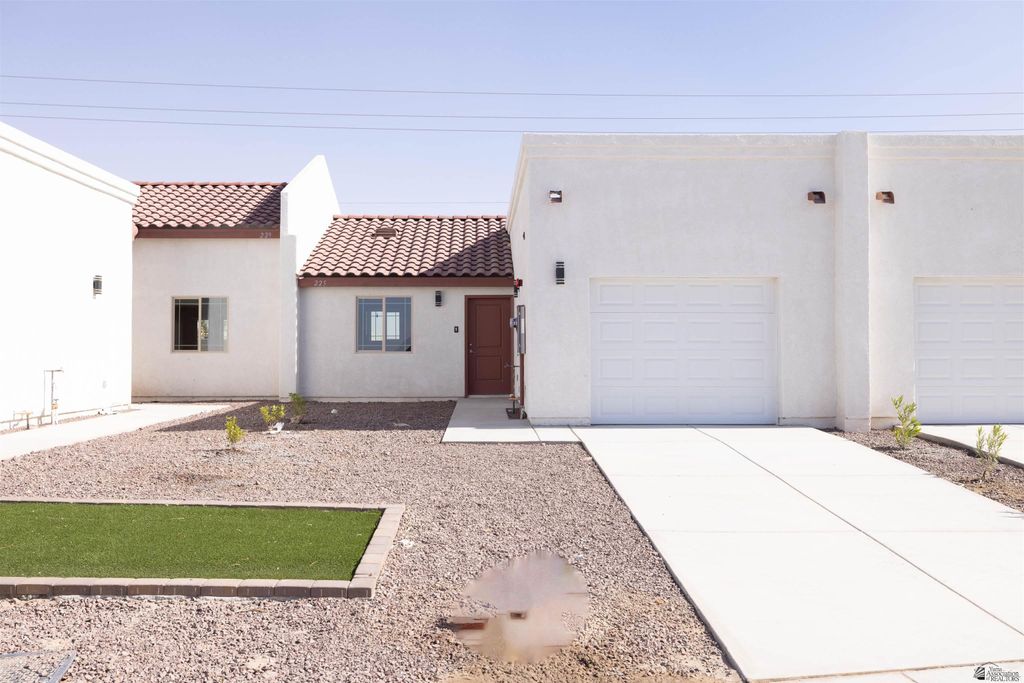 4831 E Jett St, San Luis, AZ 85336