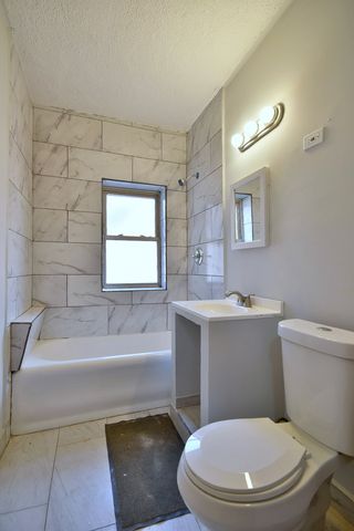 5900 W Ohio Street 2, Chicago, IL 60644