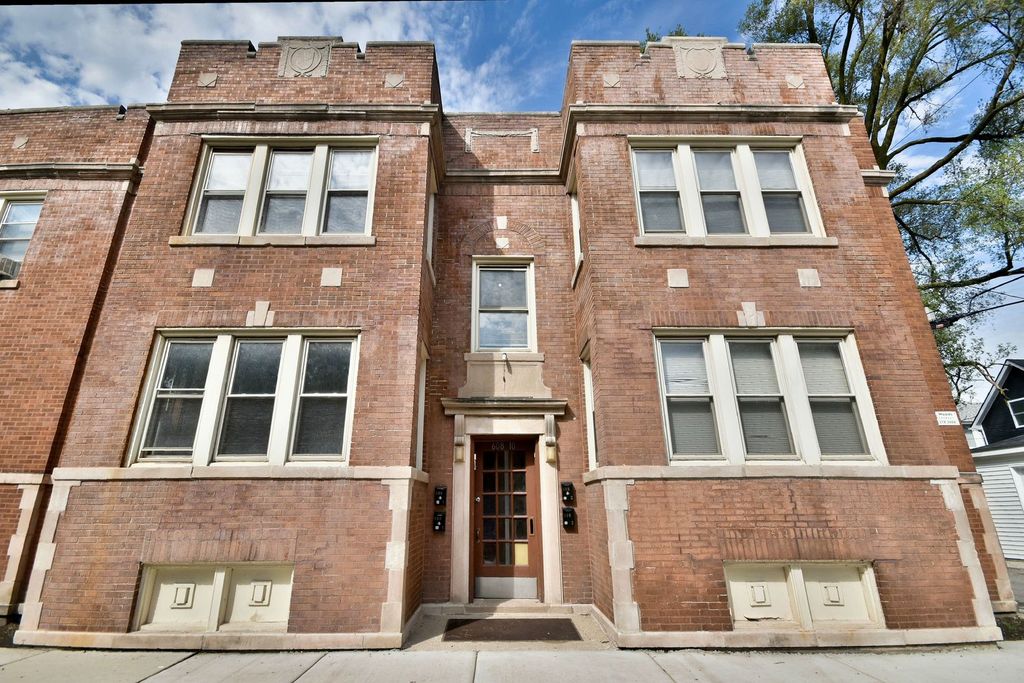 5900 W Ohio Street 2, Chicago, IL 60644