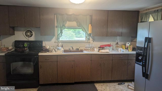 326 FENWICK RD, Pilesgrove, NJ 08098