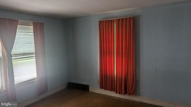 326 FENWICK RD, Pilesgrove, NJ 08098