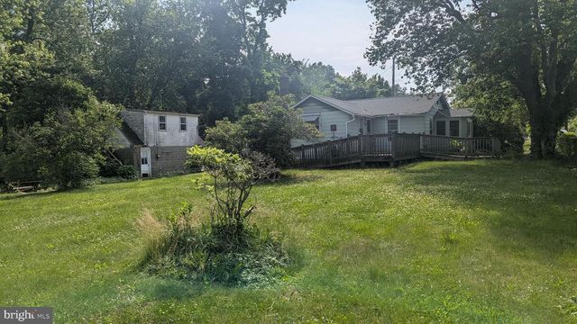 326 FENWICK RD, Pilesgrove, NJ 08098