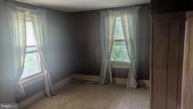 326 FENWICK RD, Pilesgrove, NJ 08098