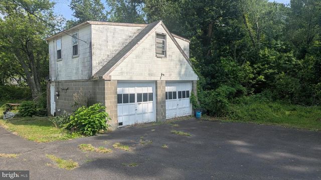 326 FENWICK RD, Pilesgrove, NJ 08098