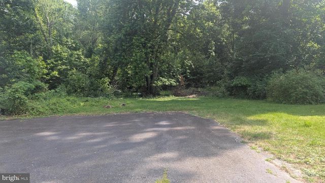 326 FENWICK RD, Pilesgrove, NJ 08098