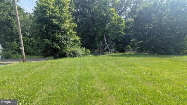 326 FENWICK RD, Pilesgrove, NJ 08098