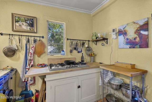 8 Calle Iglesia, Tubac, AZ 85646