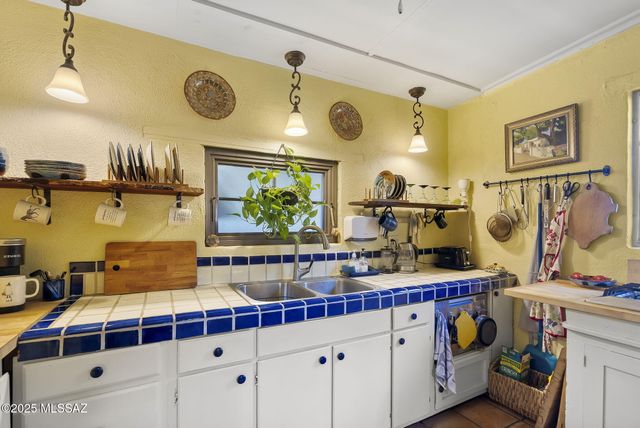 8 Calle Iglesia, Tubac, AZ 85646