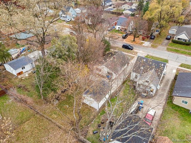 25492 Powers Avenue, Dearborn Heights, MI 48125