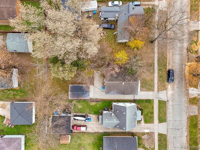 25492 Powers Avenue, Dearborn Heights, MI 48125