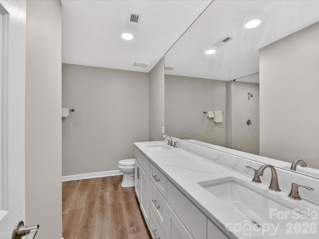 6712 Paces Ferry Lane, Charlotte, NC 28226