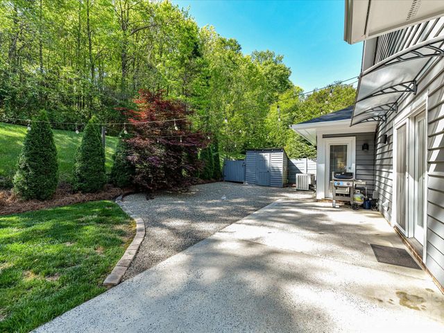 6712 Paces Ferry Lane, Charlotte, NC 28226