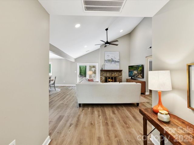 6712 Paces Ferry Lane, Charlotte, NC 28226