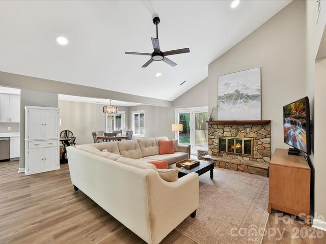 6712 Paces Ferry Lane, Charlotte, NC 28226