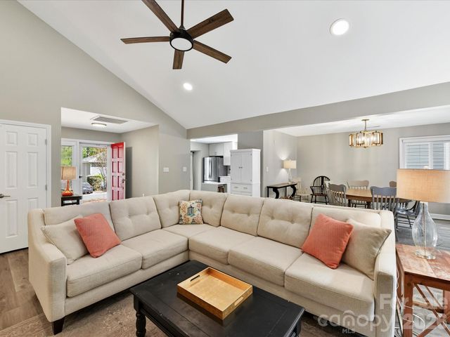 6712 Paces Ferry Lane, Charlotte, NC 28226