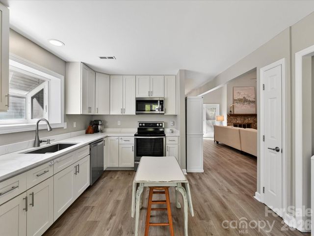 6712 Paces Ferry Lane, Charlotte, NC 28226