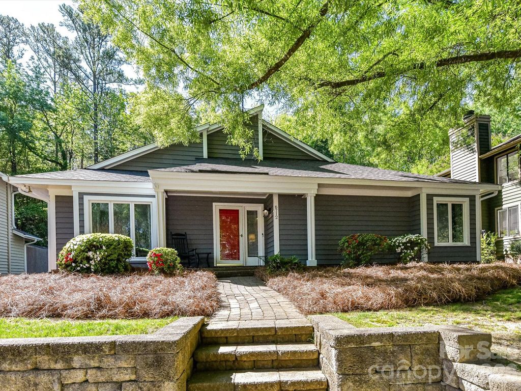 6712 Paces Ferry Lane, Charlotte, NC 28226