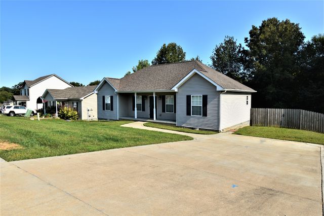 584 Cedar Valley Dr, Clarksville, TN 37043