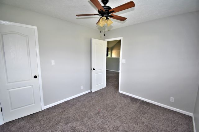 584 Cedar Valley Dr, Clarksville, TN 37043