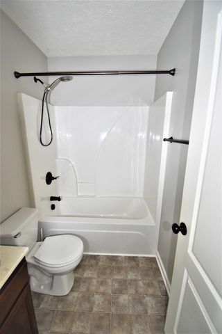 584 Cedar Valley Dr, Clarksville, TN 37043