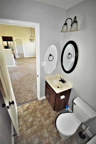 584 Cedar Valley Dr, Clarksville, TN 37043