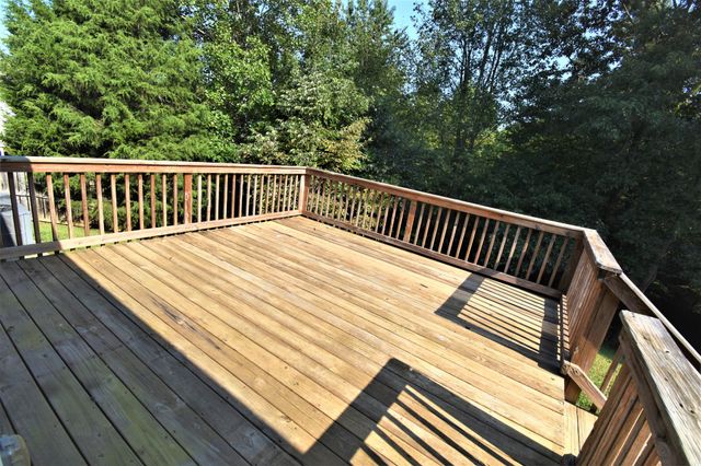 584 Cedar Valley Dr, Clarksville, TN 37043