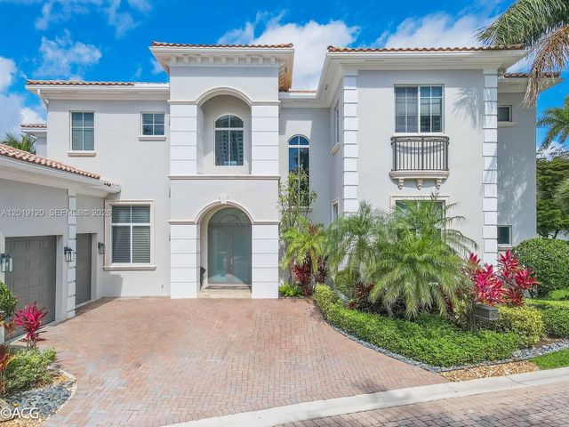 1480 Windjammer Way ., Hollywood, FL 33019