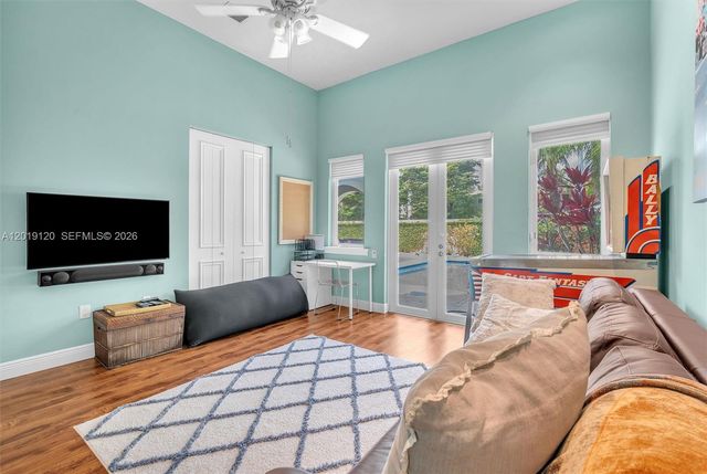 1480 Windjammer Way ., Hollywood, FL 33019