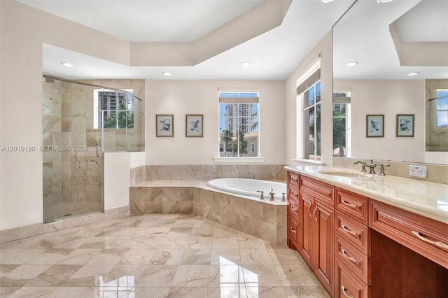 1480 Windjammer Way ., Hollywood, FL 33019