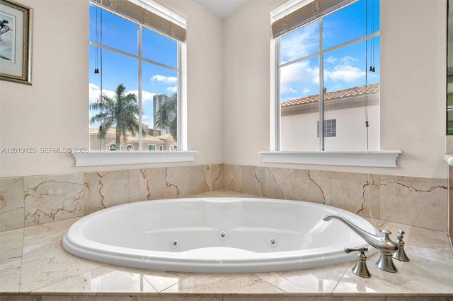 1480 Windjammer Way ., Hollywood, FL 33019