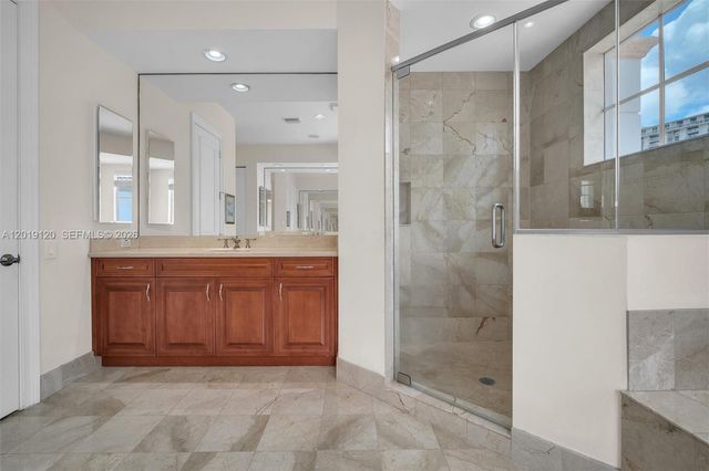 1480 Windjammer Way ., Hollywood, FL 33019